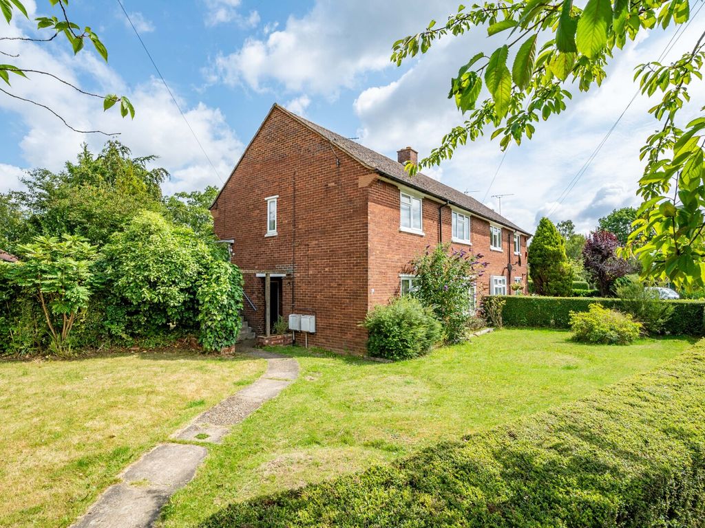 2 bed to rent in Flint Way, St. Albans, Hertfordshire AL3, £