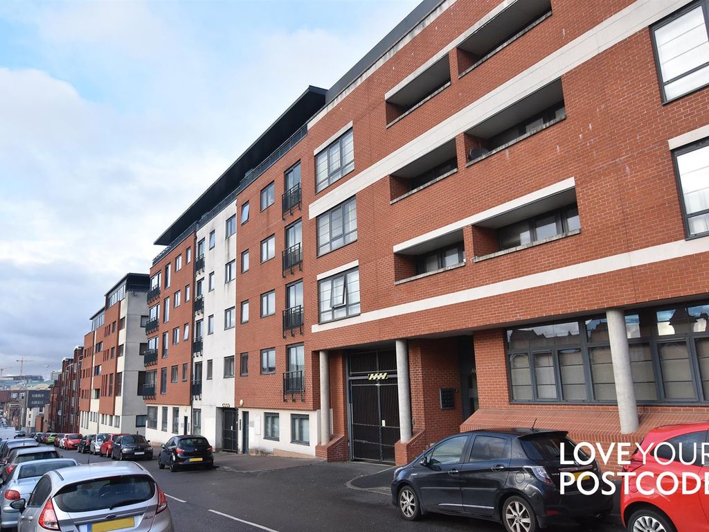 2 bed flat to rent in 6 Avoca Court, 146 Cheapside, Digbeth, Birmingham