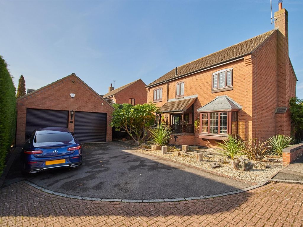 4 bed detached house for sale in Tyers Close, Thurlaston, Leicester LE9