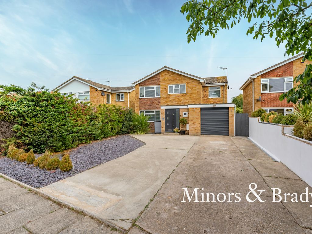 4 bed detached house for sale in Chichester Drive, Carlton Colville