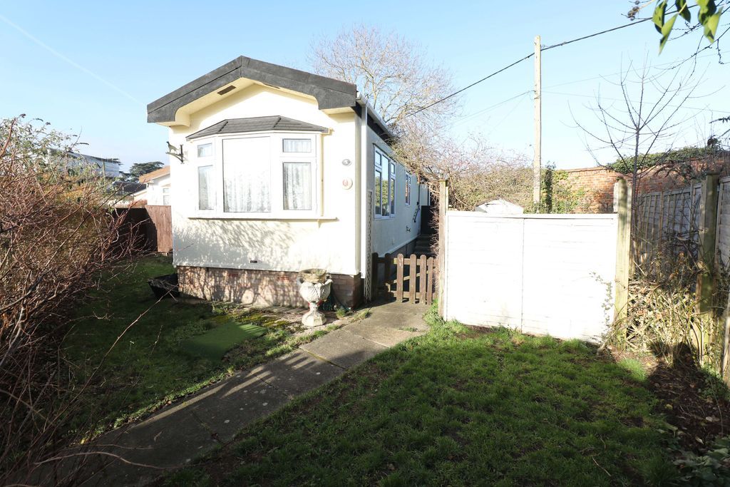 1 bed mobile/park home for sale in Westhorpe Park, Westhorpe, Marlow SL7 Zoopla