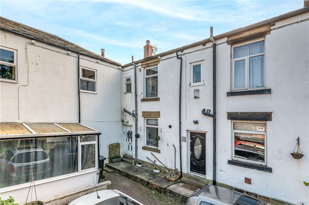 2 bed terraced house for sale in Gelderd Road, Gildersome, Morley