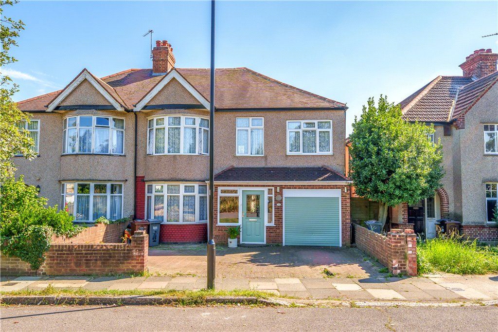 5 bed semidetached house for sale in Woodlands Road, Isleworth