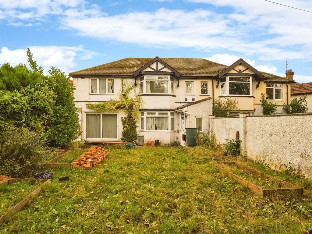 3 bed semidetached house for sale in West Drive, Watford WD25, £