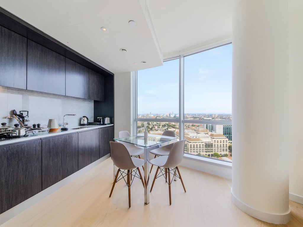 1 bed flat to rent in Charrington Tower, New Providence Wharf, London