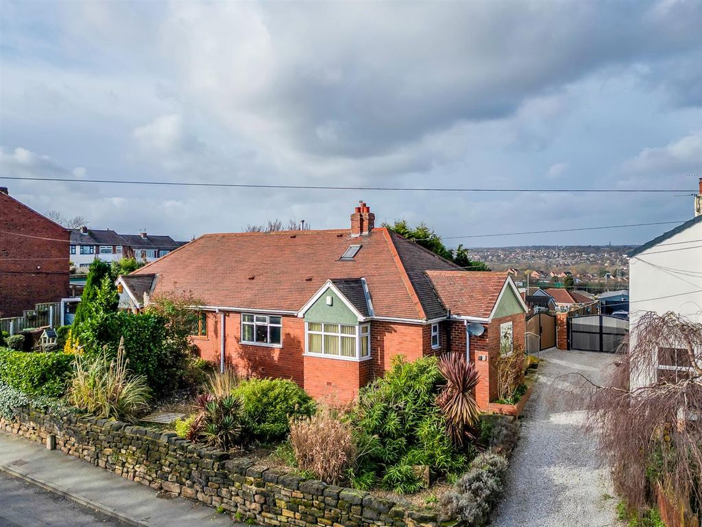 2 bed semidetached bungalow for sale in High Street, Crigglestone