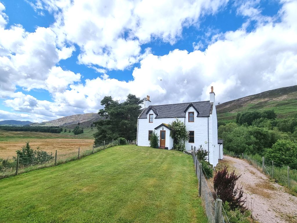 4 bed detached house for sale in Inverdruie, Aviemore PH22, £450,000