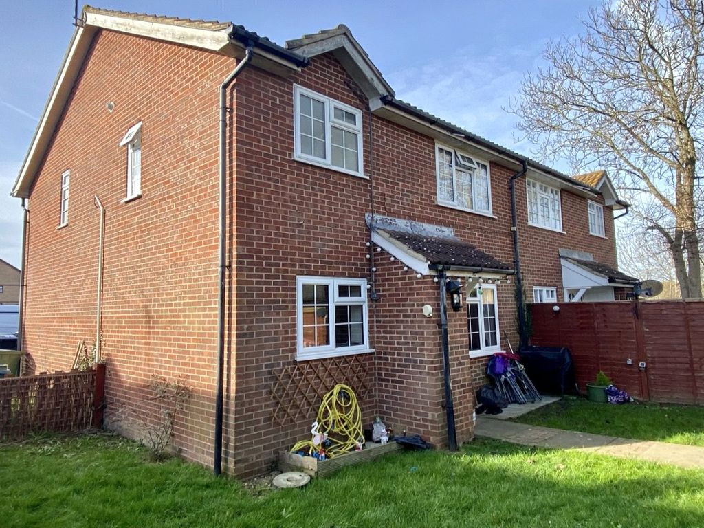 1 bed terraced house to rent in Snowdon Close, Eastbourne, East Sussex
