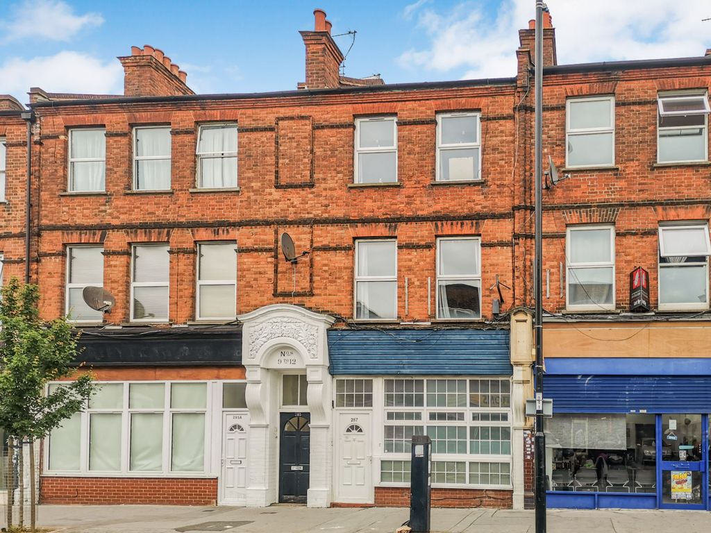 2 bed flat for sale in Portland Road, London SE25, £135,000 Zoopla