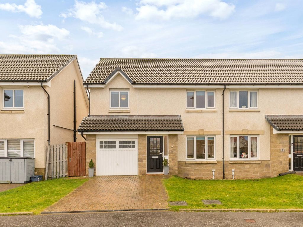 3 bed property for sale in Templar Crescent, Kirkliston, Midlothian