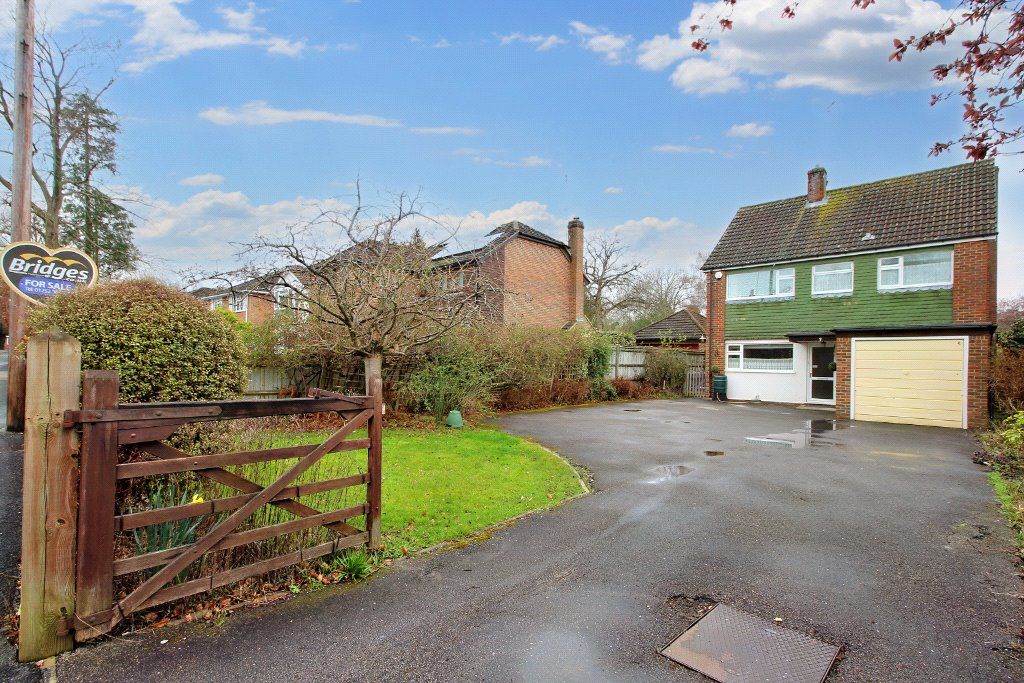 3 bed detached house for sale in Westover Road, Fleet, Hampshire GU51