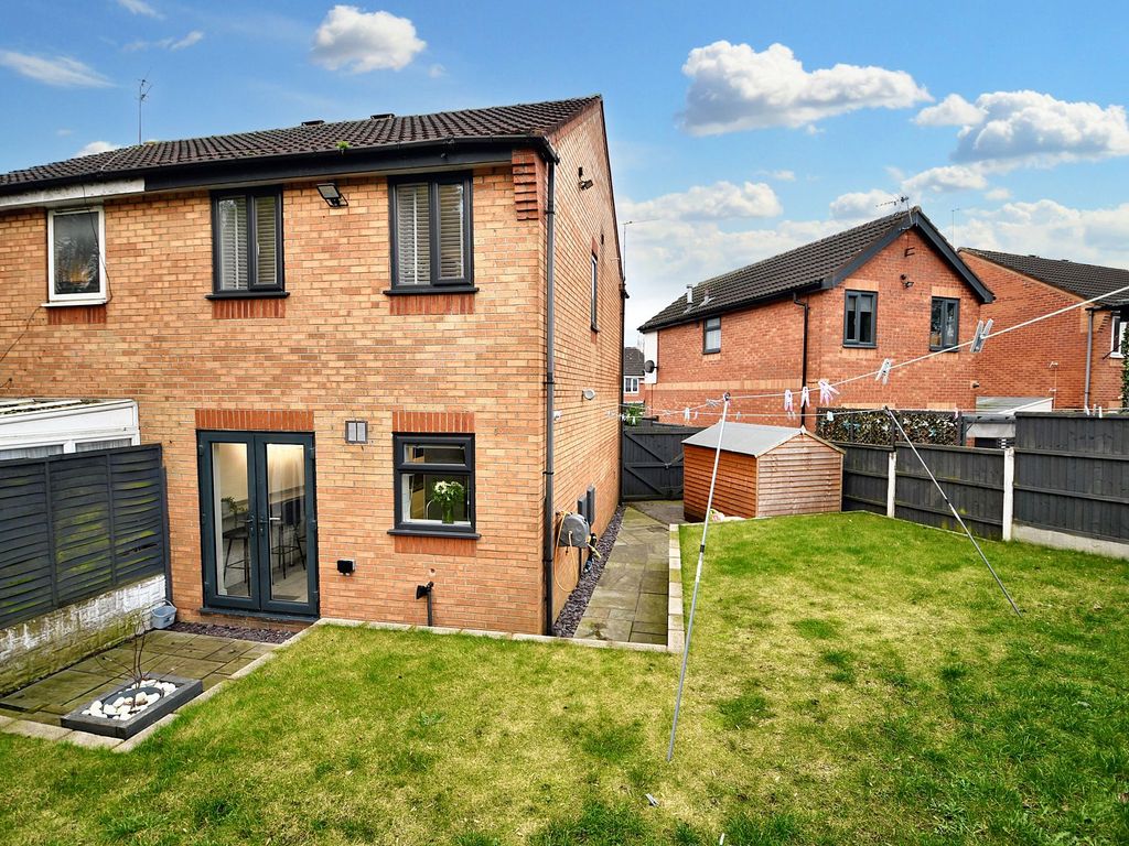 3 bed semidetached house for sale in Tenbury Close, Salford M6, £