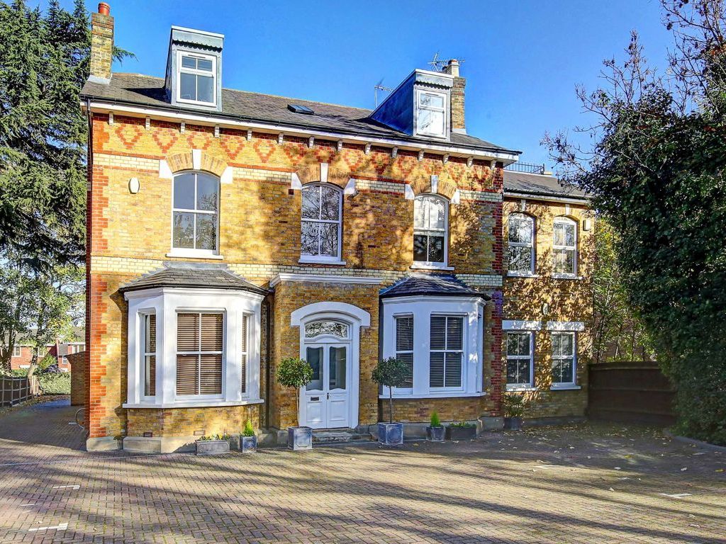 1 bed flat to rent in Hampton Road, Teddington TW11, £1,600 pcm Zoopla