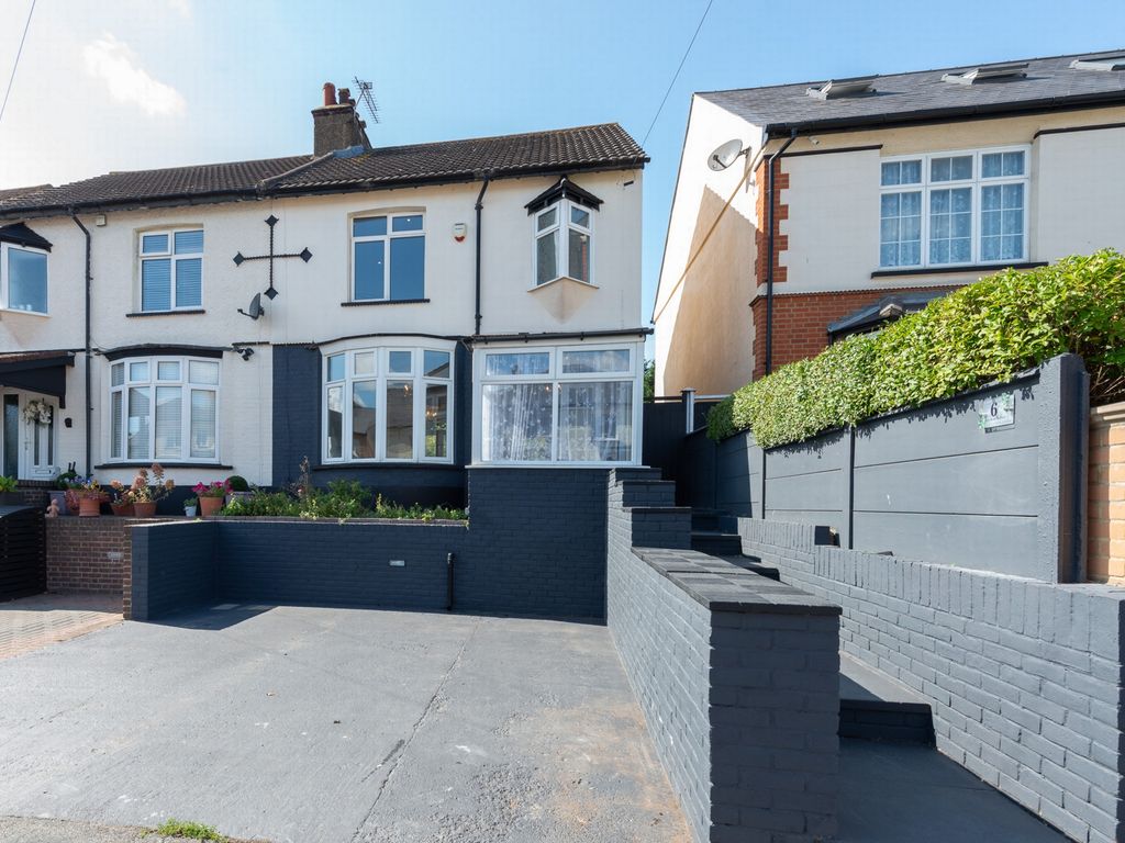 3 bed terraced house to rent in East Kent Avenue, Northfleet DA11, £