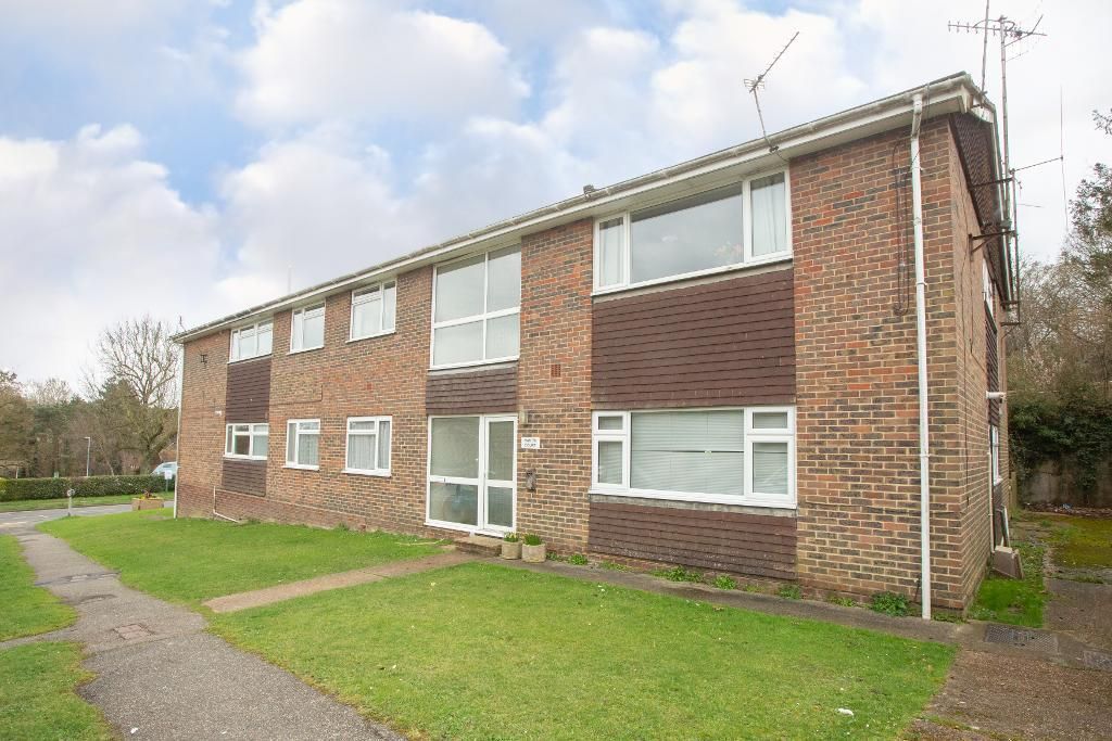 2 bed flat for sale in Manor Court, High Street, Horam, East Sussex
