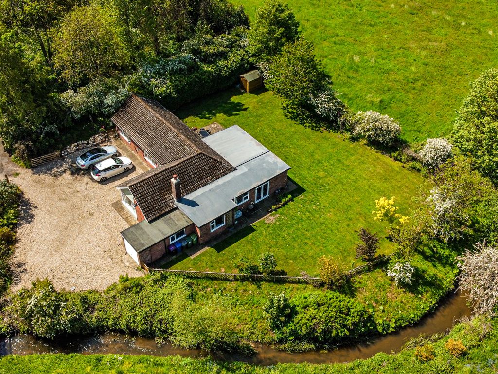 3 bed detached bungalow for sale in Low Church Road, Middle Rasen LN8