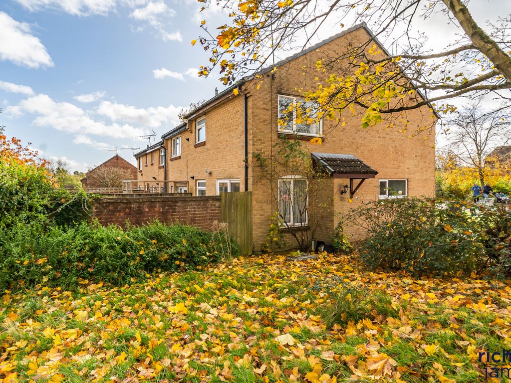 1 bed terraced house for sale in Frampton Close, Eastleaze, Swindon SN5