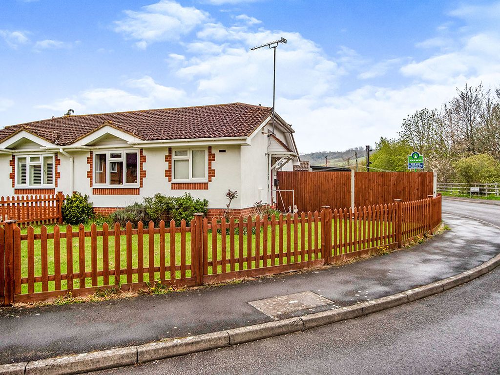 2 bed bungalow for sale in Fairfield Close, Kemsing, Sevenoaks, Kent
