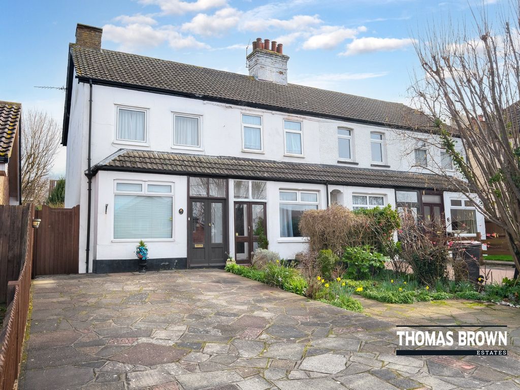 2 bed end terrace house for sale in Beech Road, Green St Green