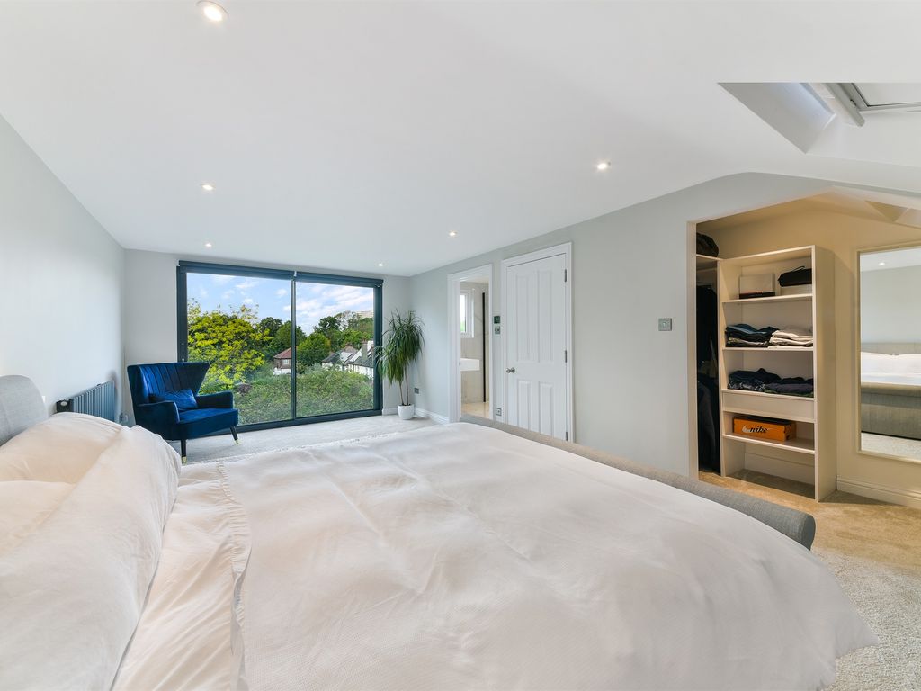 4 bed semidetached house for sale in South Park Hill Road, South