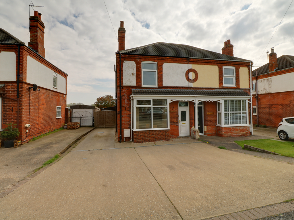 3 bed semidetached house for sale in Thornton Road, Goxhill, Barrow