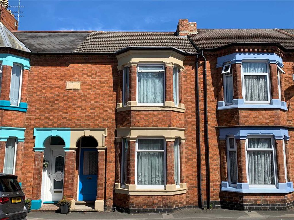 2 bed terraced house for sale in Church Street, Wolverton, Milton