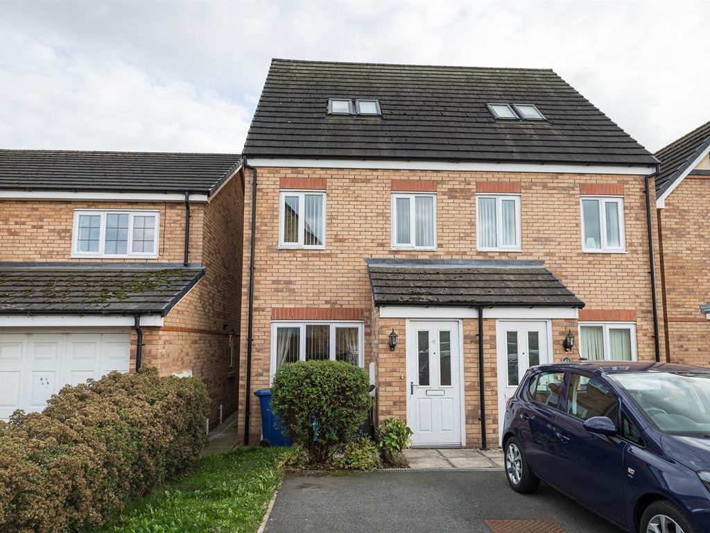 3 bed semidetached house to rent in Gadwall Croft, NewcastleUnder