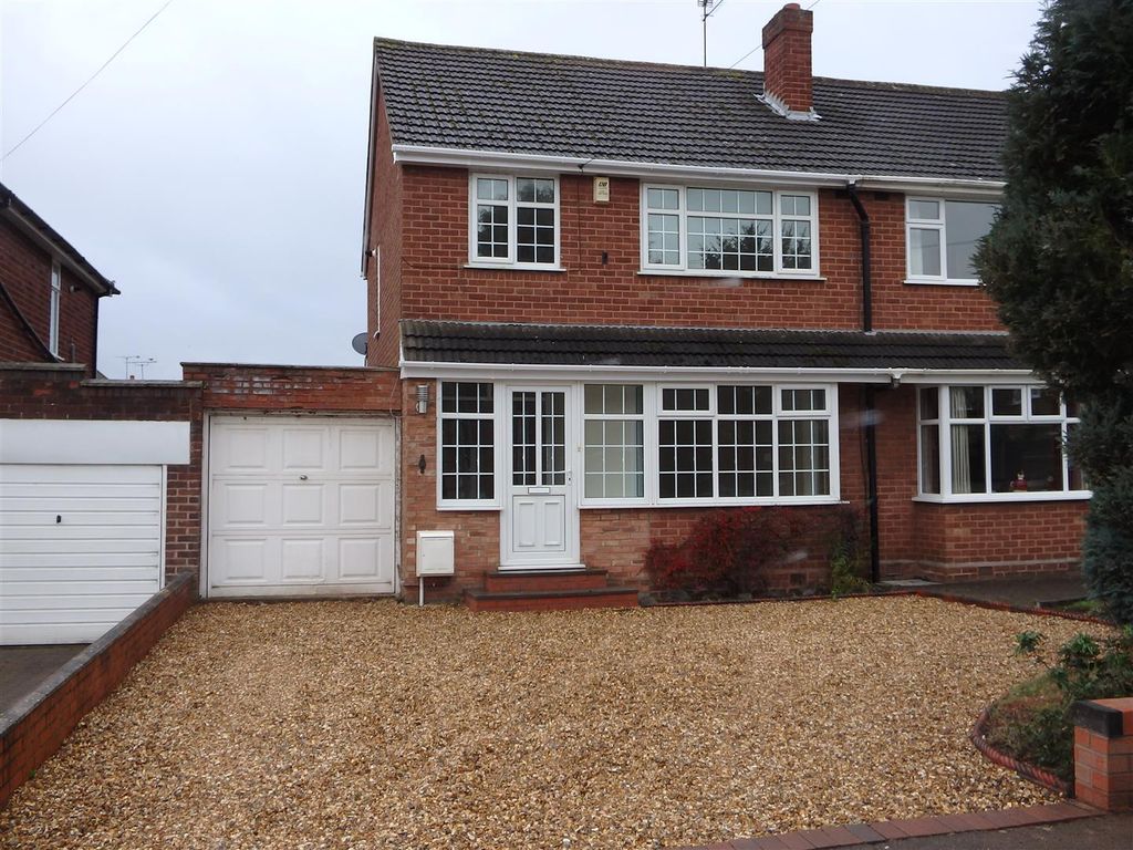 3 bed semidetached house for sale in The Parade, Kingswinford, West