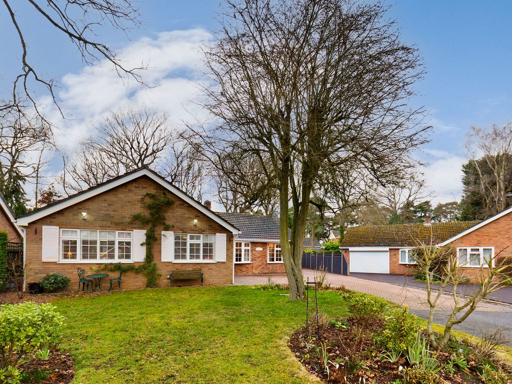 3 bed bungalow for sale in Oak Close, Woodhall Spa LN10 Zoopla