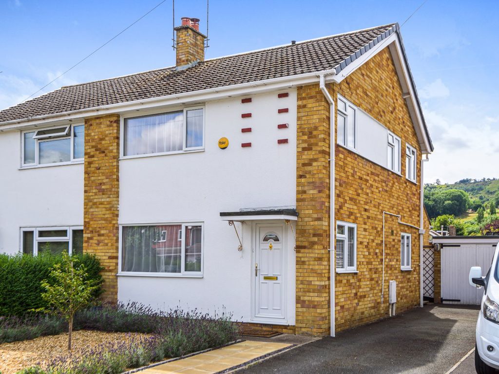 3 bed semidetached house for sale in Leckhampton, Cheltenham