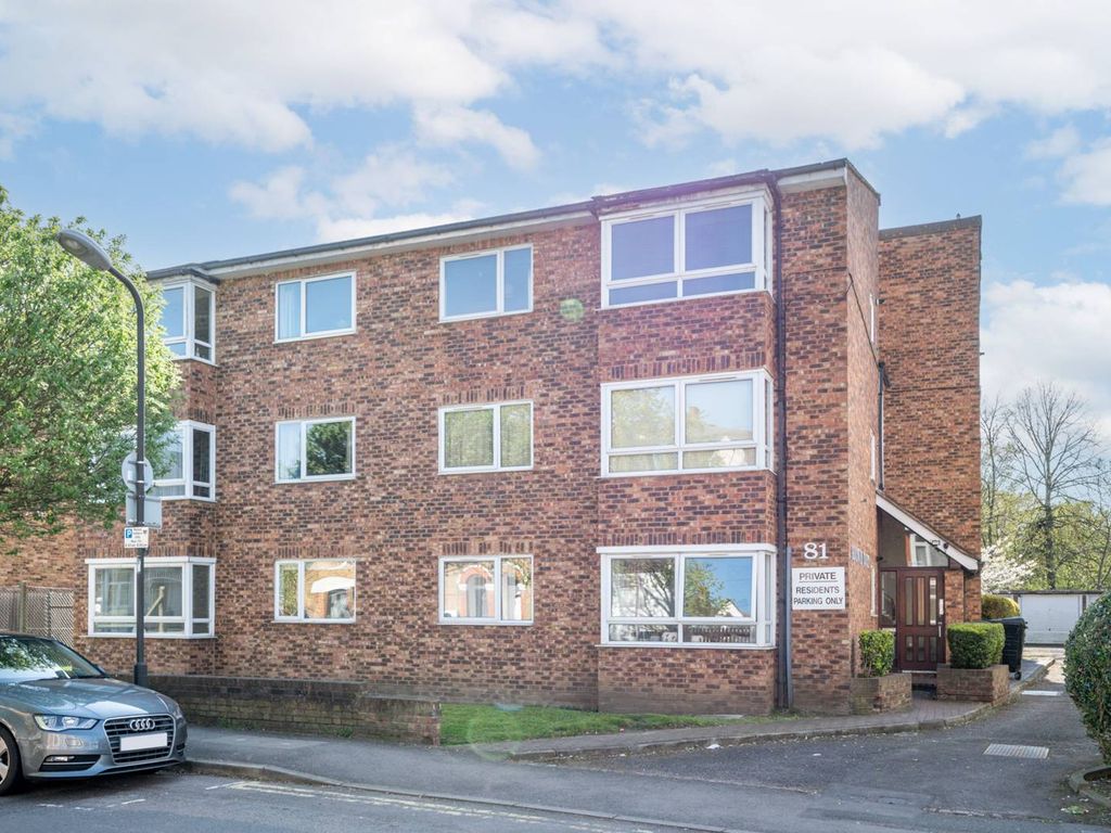 1 bed flat to rent in Devonshire Road, London, Colliers Wood, London