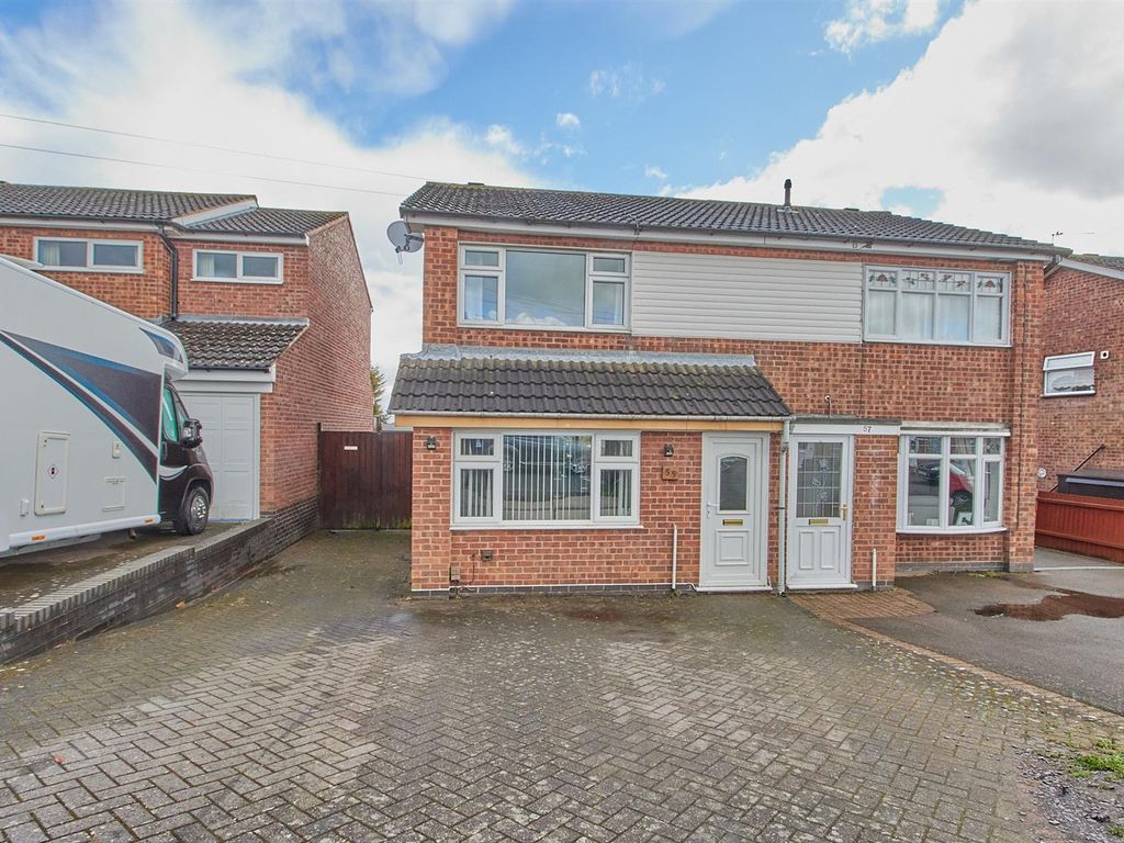 3 bed semidetached house for sale in Seaforth Drive, Hinckley LE10