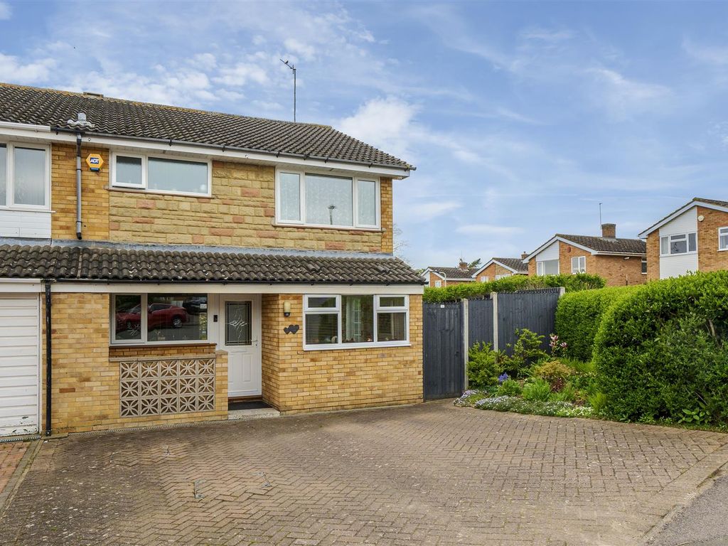 3 bed semidetached house for sale in Constable Hill, Bedford MK41 Zoopla