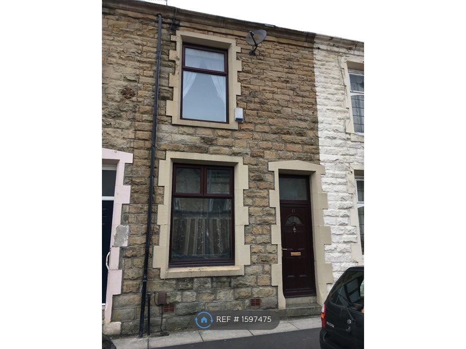 2 bed terraced house to rent in Water Street, Great Harwood, Blackburn