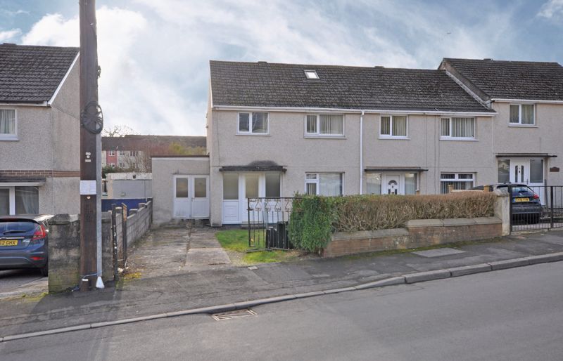 3 bed semidetached house to rent in Extended House, Medway Road