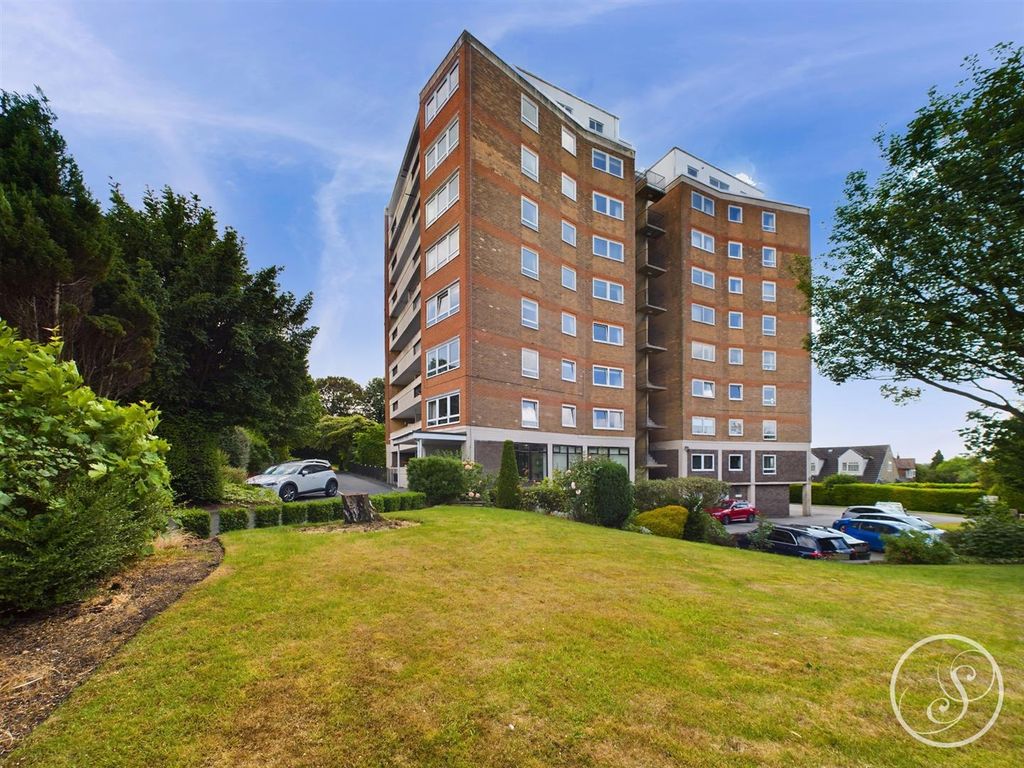 2 bed flat for sale in Sandmoor Court, Alwoodley, Leeds LS17 Zoopla