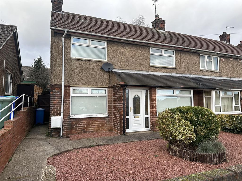 3 bed semidetached house to rent in Ladybrook Lane, Mansfield NG19, £