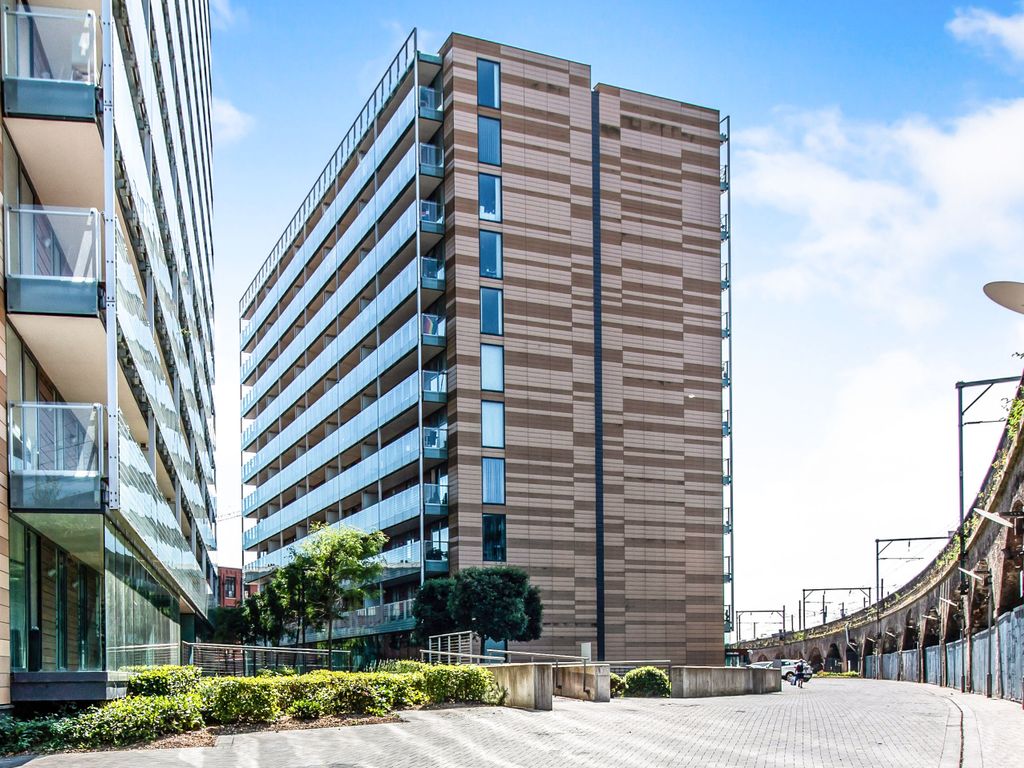 2 bed flat to rent in St Island, 3 Kelsall Place M15, £1,250