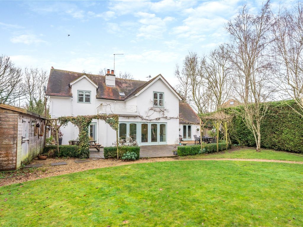 4 bed detached house for sale in Bacon Lane, Nr Frensham, Farnham