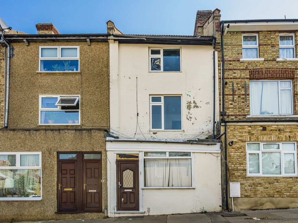 3 bed flat for sale in Mersham Road, Thornton Heath CR7 Zoopla