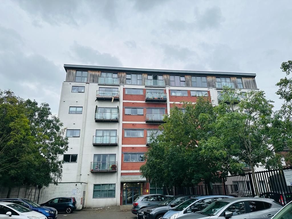 2 bed flat for sale in Ley Street, Ilford IG1, £340,000 Zoopla