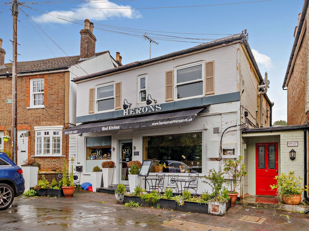 2 bed to rent in Heronsgate Road, Chorleywood, Rickmansworth