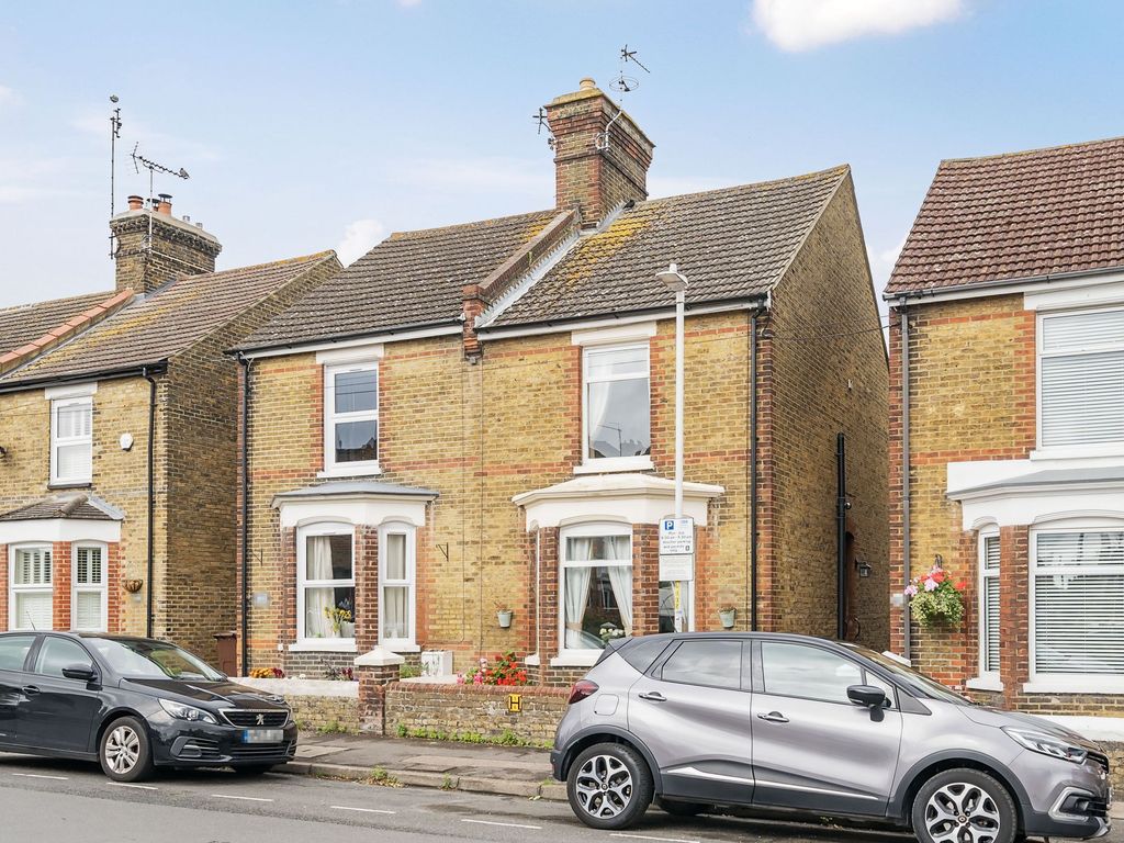 3 bed semidetached house for sale in Saxon Road, Faversham ME13, £