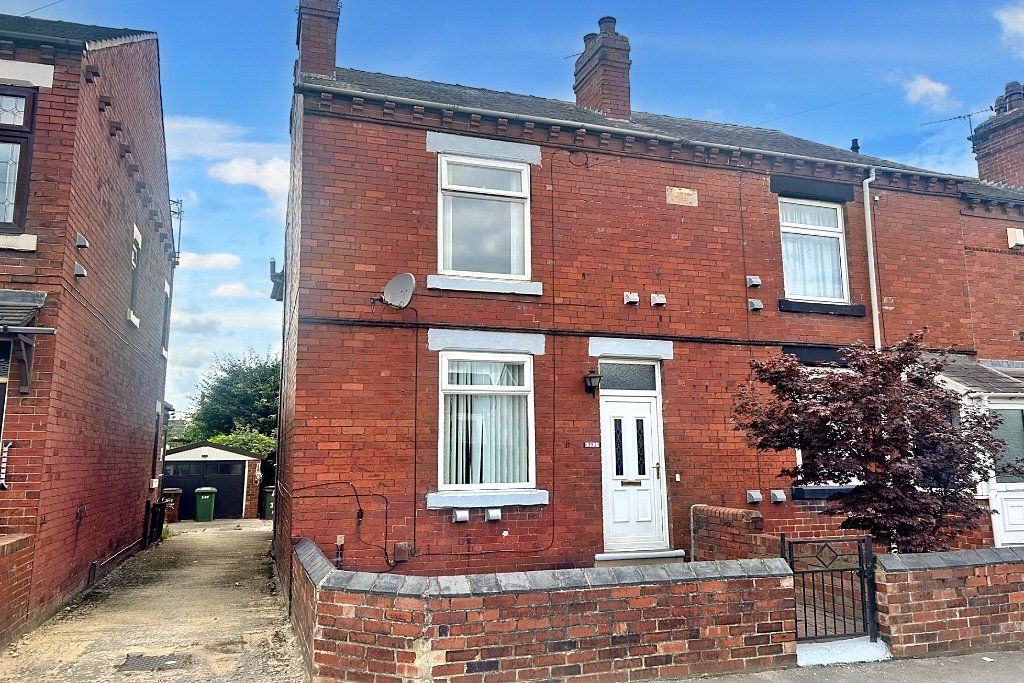 2 bed end terrace house for sale in Leeds Road, Wakefield, West