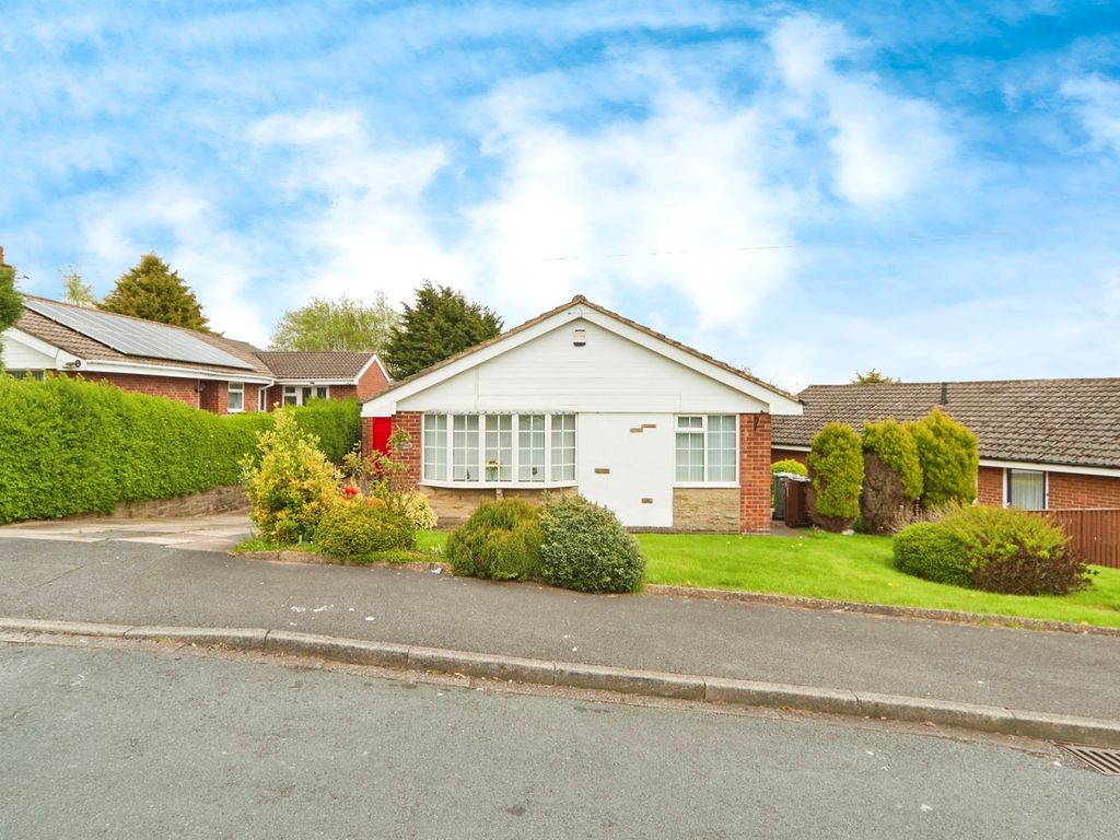 3 bed detached bungalow for sale in Manor Park, Bradford BD8, £210,000