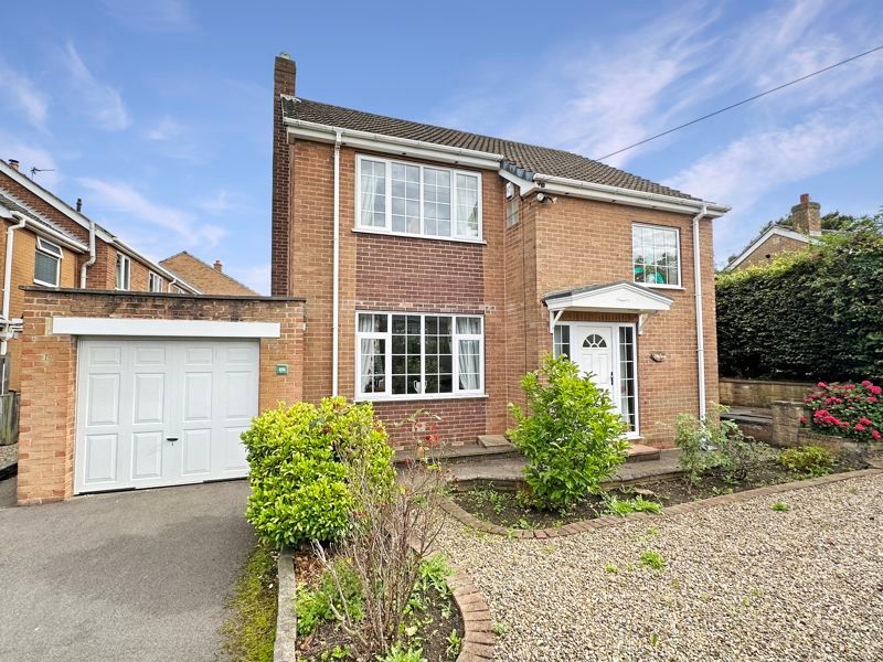 3 bed detached house to rent in Camp Mount, Pontefract WF8, £1,100 pcm