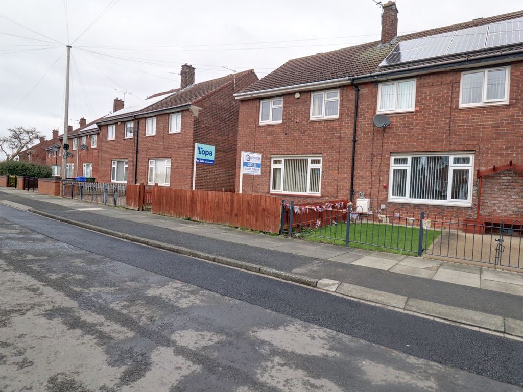 3 bed semidetached house for sale in Axwell Drive, Blyth NE24 Zoopla