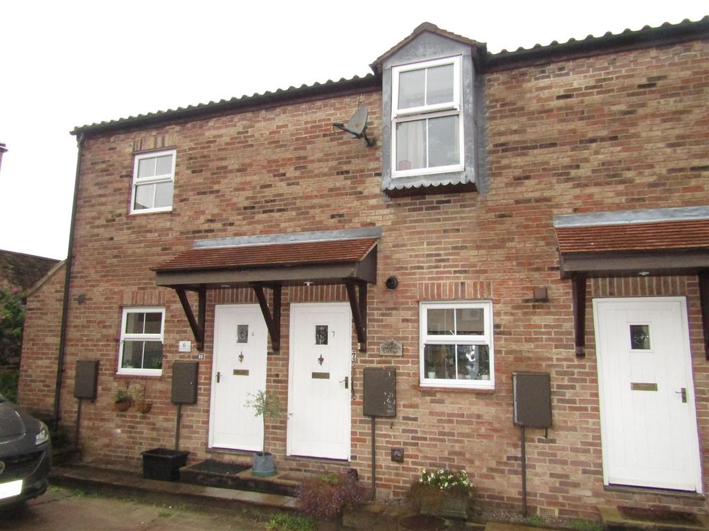 2 bed property to rent in Fountain Court Mews, Boroughbridge, York YO51
