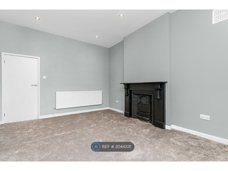 2 bed flat to rent in Melfort Road, Thornton Heath CR7, £1,650 pcm Zoopla