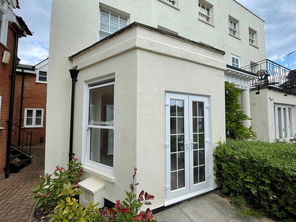 Studio to rent in Dashwood Road, Gravesend DA11 Zoopla